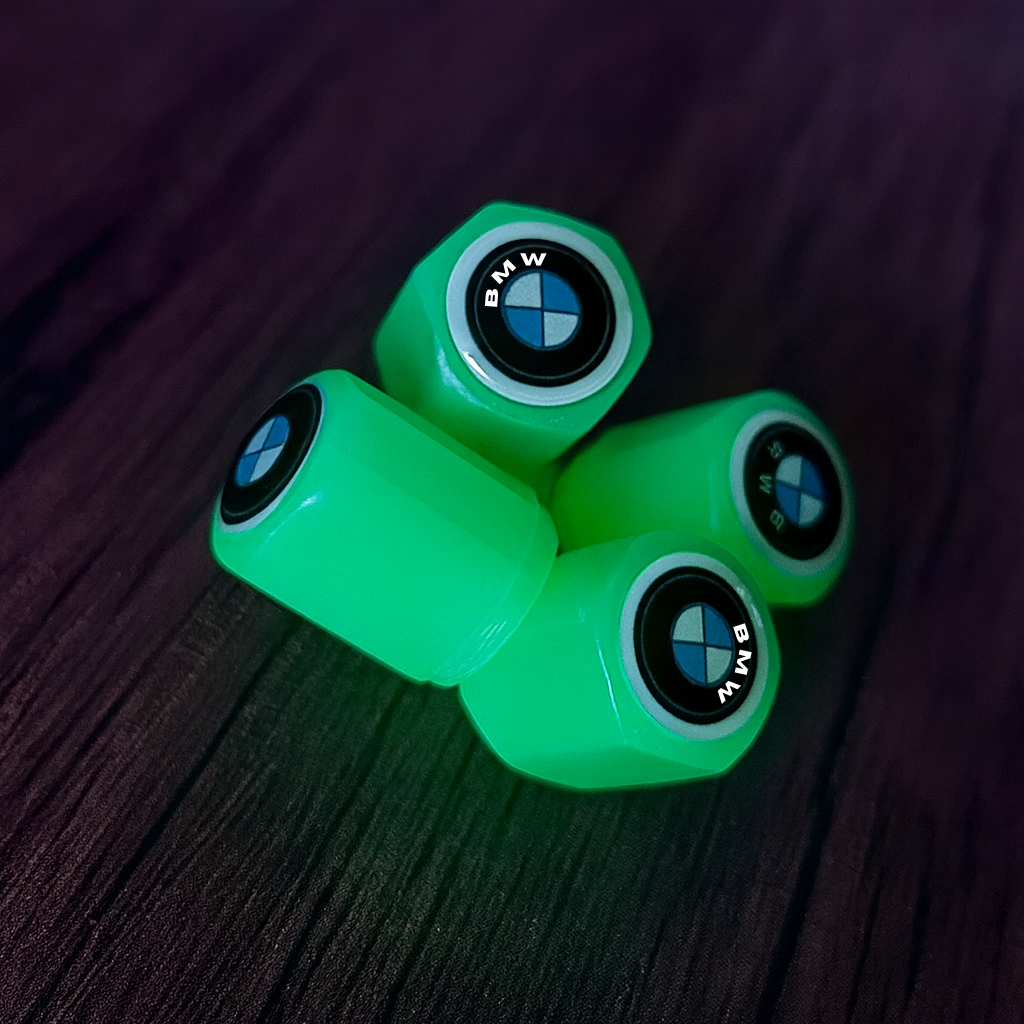 Set 4 Pokrovov Za Kolesa s Fosforescentnim Logotipom