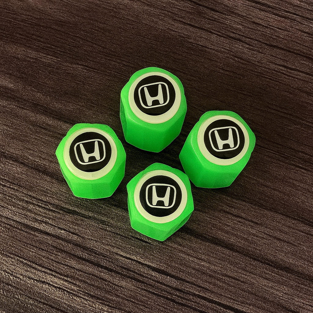 Set 4 Pokrovov Za Kolesa s Fosforescentnim Logotipom