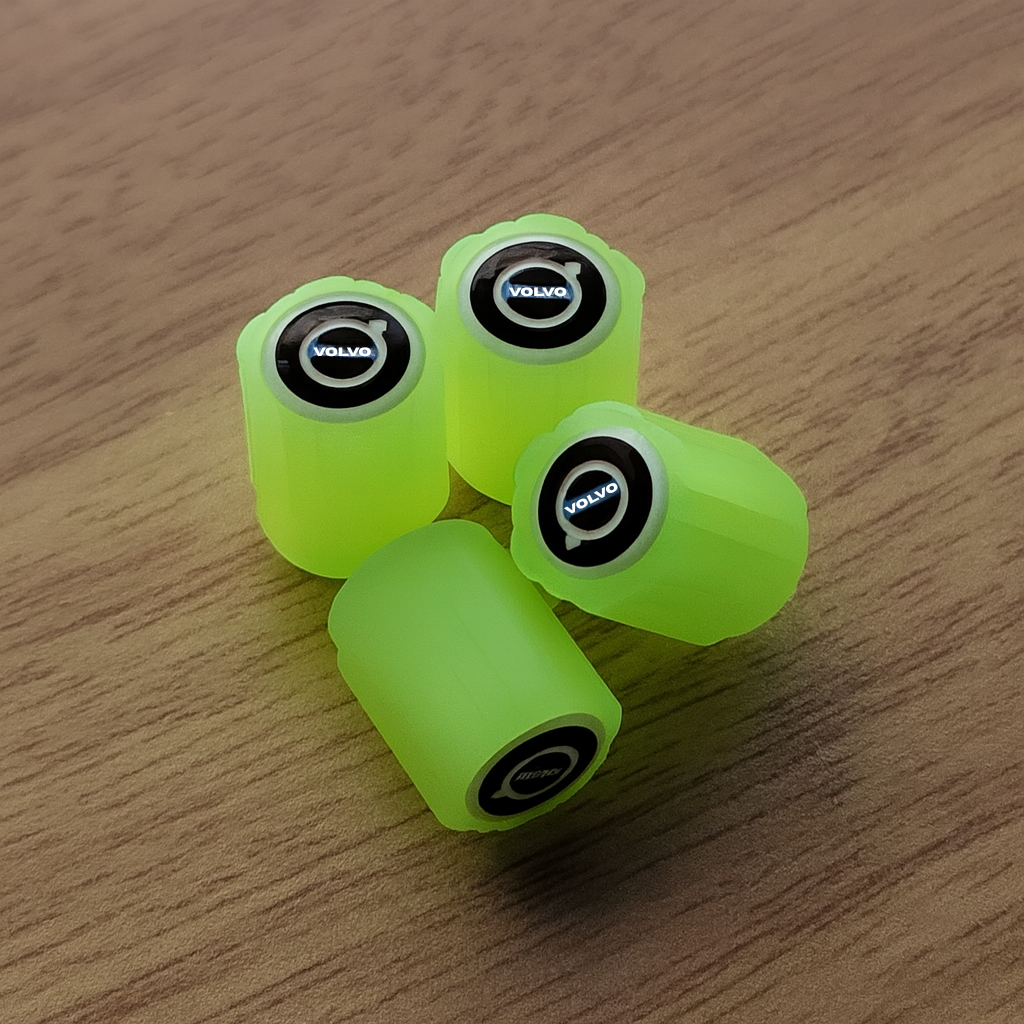 Set 4 Pokrovov Za Kolesa s Fosforescentnim Logotipom